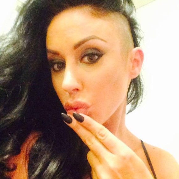 Meet your Posher, Dani - Picture 1 of 1